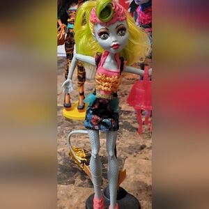 G1 Monster High Lagoona/ Jinafire Freaky Fusion Displayed Only
